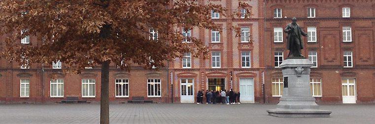 <h6>Le Familistère de Guise</h6> <h6>Le Familistère de Guise</h6>